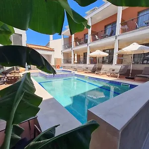 https://maltepe-luxury-accommodation-by-travel-pro-services.hotelschalkidiki.net