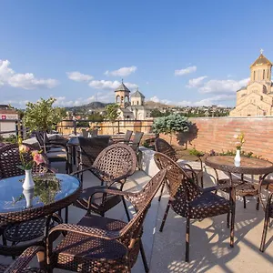 https://bellevue-boutique-hotel.alltbilisihotels.com